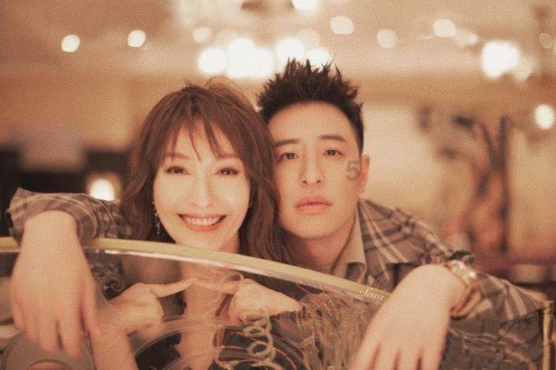 佐佐木希等20余位日本艺人确诊新冠，日本艺人为何更容易被感染？