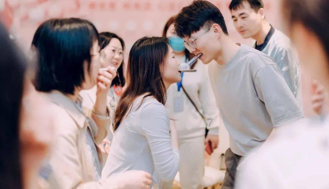拯救拿气球的女孩